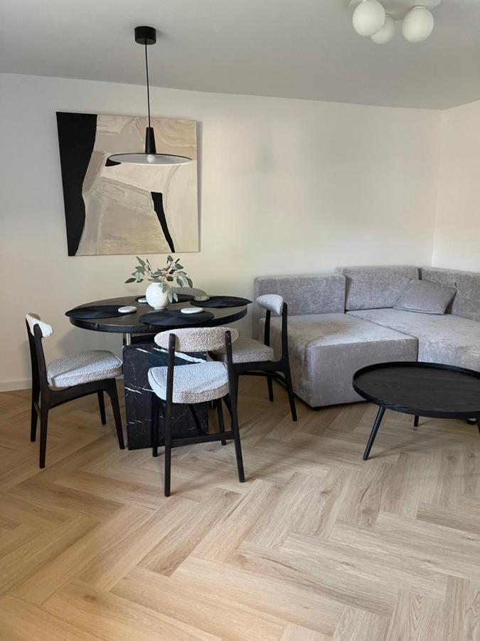 Slow Apartment