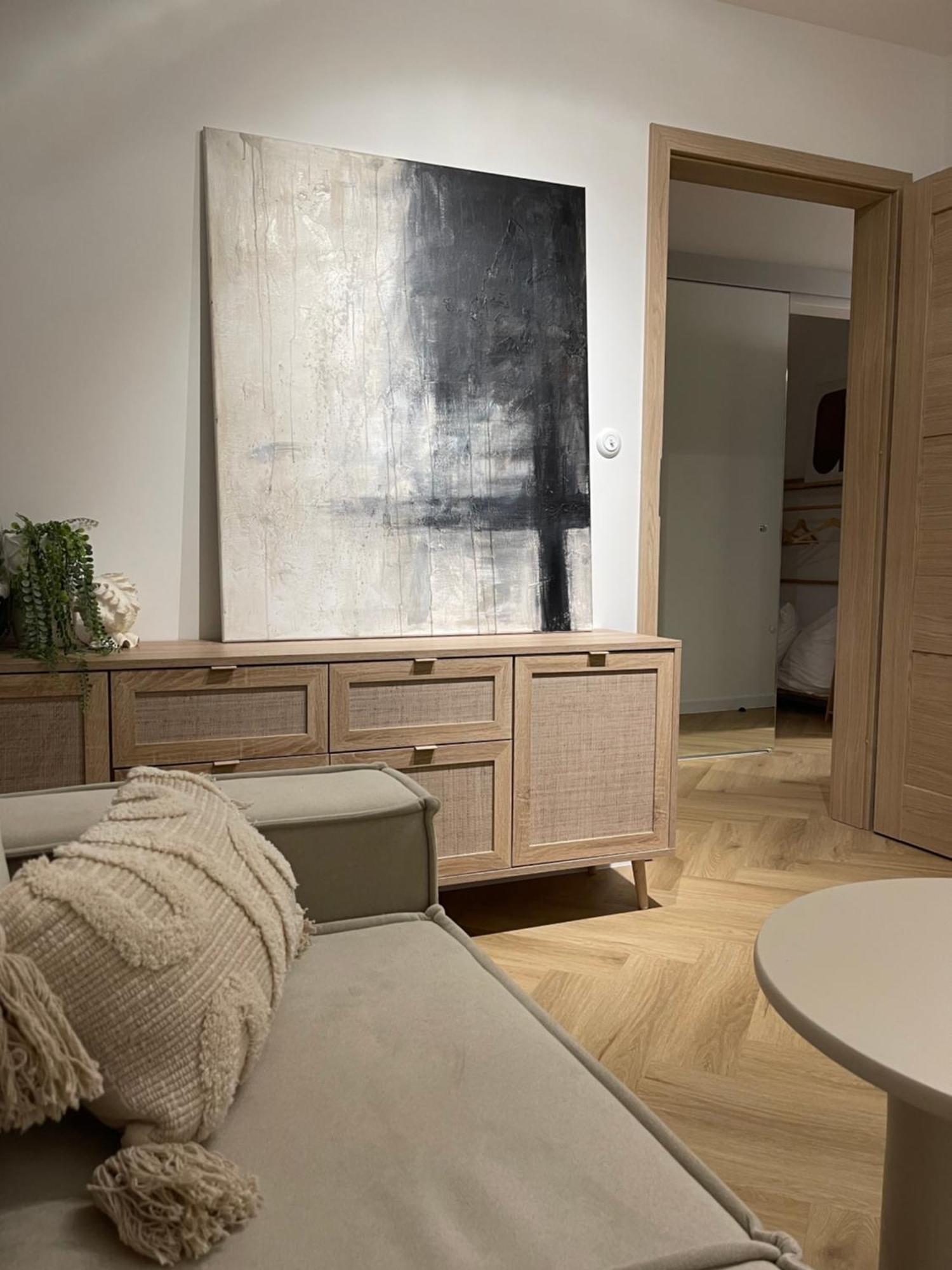 Slow Apartment *